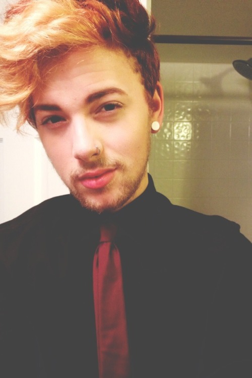jercat:  jercat:  Getting dressed up for work isn’t too bad~  me on my dash  ♥