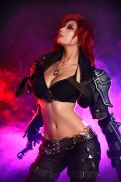 hottestcosplayer:  Hottest Cosplayer features