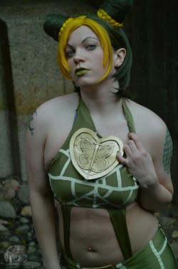 judal-babu:I got more shots of Jolyne back from sak. I can’t wait to wear this again! Pictures by Fallmoonlit Rose Photoagraphy 