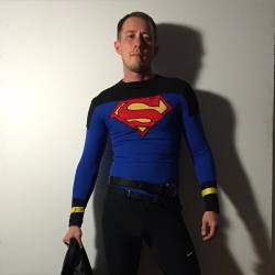 johnmacconnell:Anyone remember Superboy in the 90s?? Reviving this bad boy from college.  #me #selfie #homemade #superboy #halloween