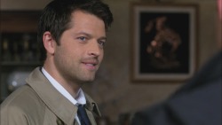 justaprettyboyangel:  mostly10:   6x20 The Man Who Would Be King moment when Dean realises Cas is lying to them    never before have i seen a gif used so accurately 