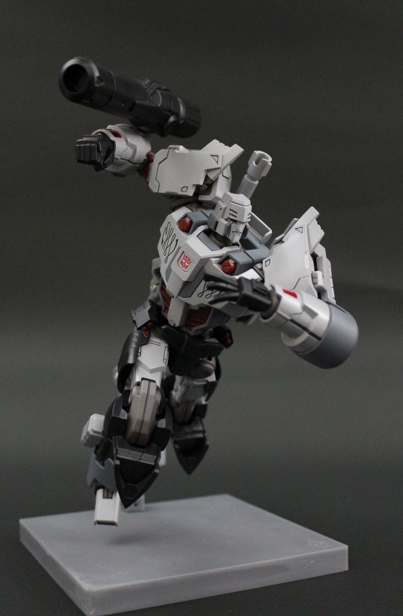 bwprowl:  Other companies are taking on Transformers too! For the more official angle,