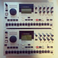 khybersound:  can you spot the difference in these two #elektron #machinedrum units?? #drum #machine #weareelektron #whichoneoftheseisnotliketheother http://ift.tt/1iDutkk