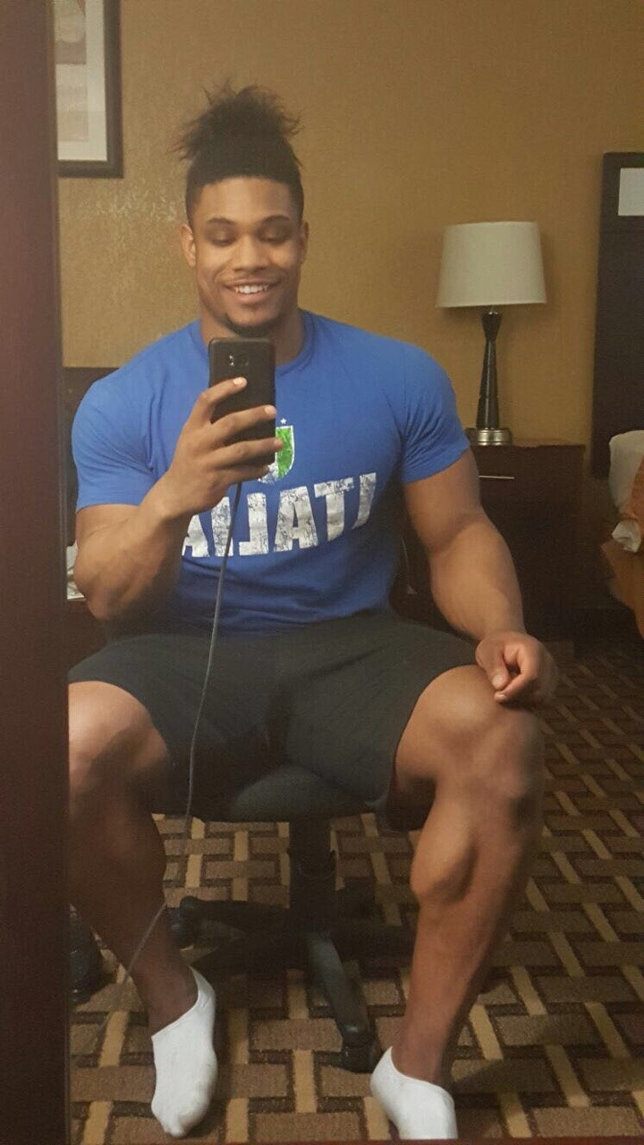 BIG MUSCLE DUDE