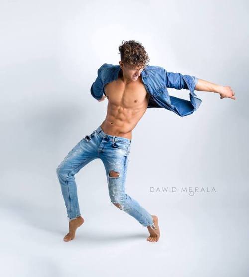 enchantemoimerlin:  Niko Wirachman by Dawid Medrala