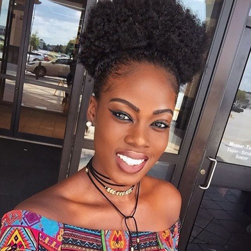 What a smile @agoodthing92 |www.2FroChicks.comYouTube.com/2FroChicks #2FroChicks #NaturalHair #Mela