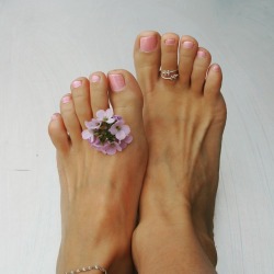 hippie-feet:Midsummer has come and gone…