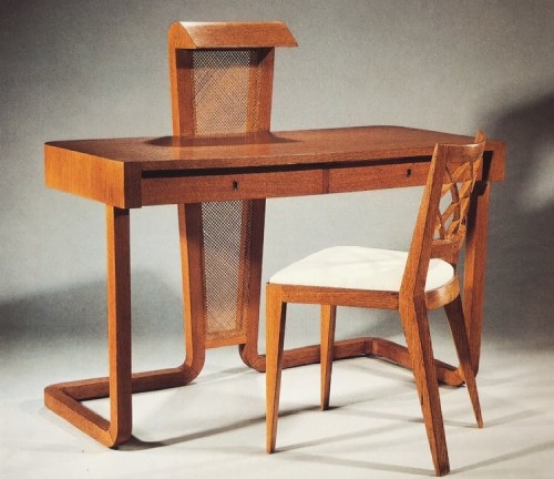 unsubconscious:Oak desk with built-in lighting (1947) and ‘Croisillons’ chair with latticework motif