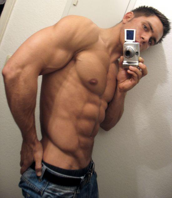 brotherbro:  brazilmen:  Alon Gabbay  http://brotherbro.tumblr.com/