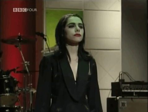 la-femme-pop-abstract:PJ harvey  Meet ze monsta live