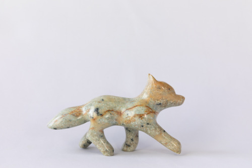 I made another soapstone carving. This time a fox, because I only made polar bears up until now. It 