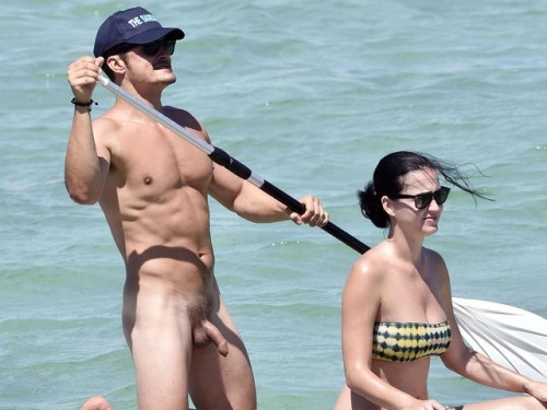 pornoman123:Orlando bloom full nude while paddle boarding with Katy Perry