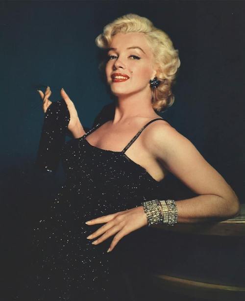 Marilyn Monroe photographed by Nicholas Murray, 1952