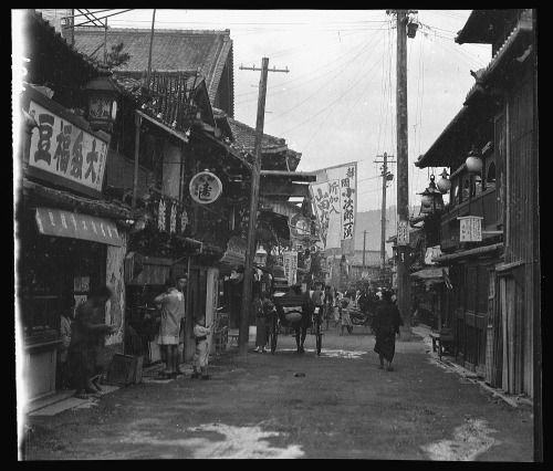 onceuponatown:Japan, 1908. Photos by Arnold Genthe.