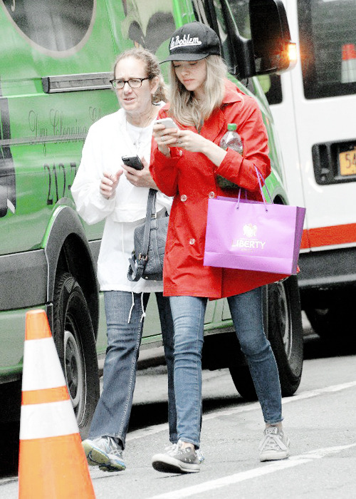 amandamseyfrieddaily: Amanda and her mother on the streets of New York - June 18