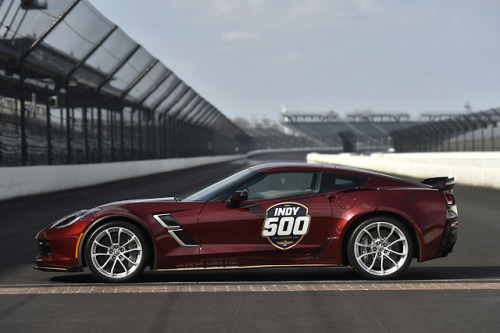 itcars:  Corvette Grand Sport Announced as Indy 500 Pace Car The 2019 Corvette Grand Sport will serve as the Official Pace Car for the 2019 Indianapolis 500 presented by Gainbridge, leading 33 drivers to the green flag on May 26 for the 103rd running