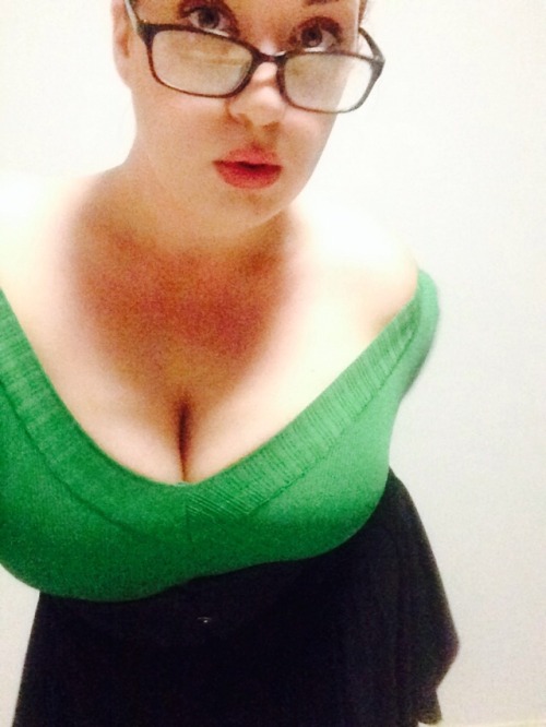If Mistress Chelsea Dimples tells you to do something, what’s the correct answer?  Now, keep in mind I might look sweet….but you haven’t really seen me smile till I’ve heard you scream….then I look fucking beautiful.Psst,