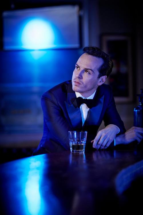 benedictervention: andrewscottt: Andrew ScottTelevision Awards Photo Shoot Gorgeous! 