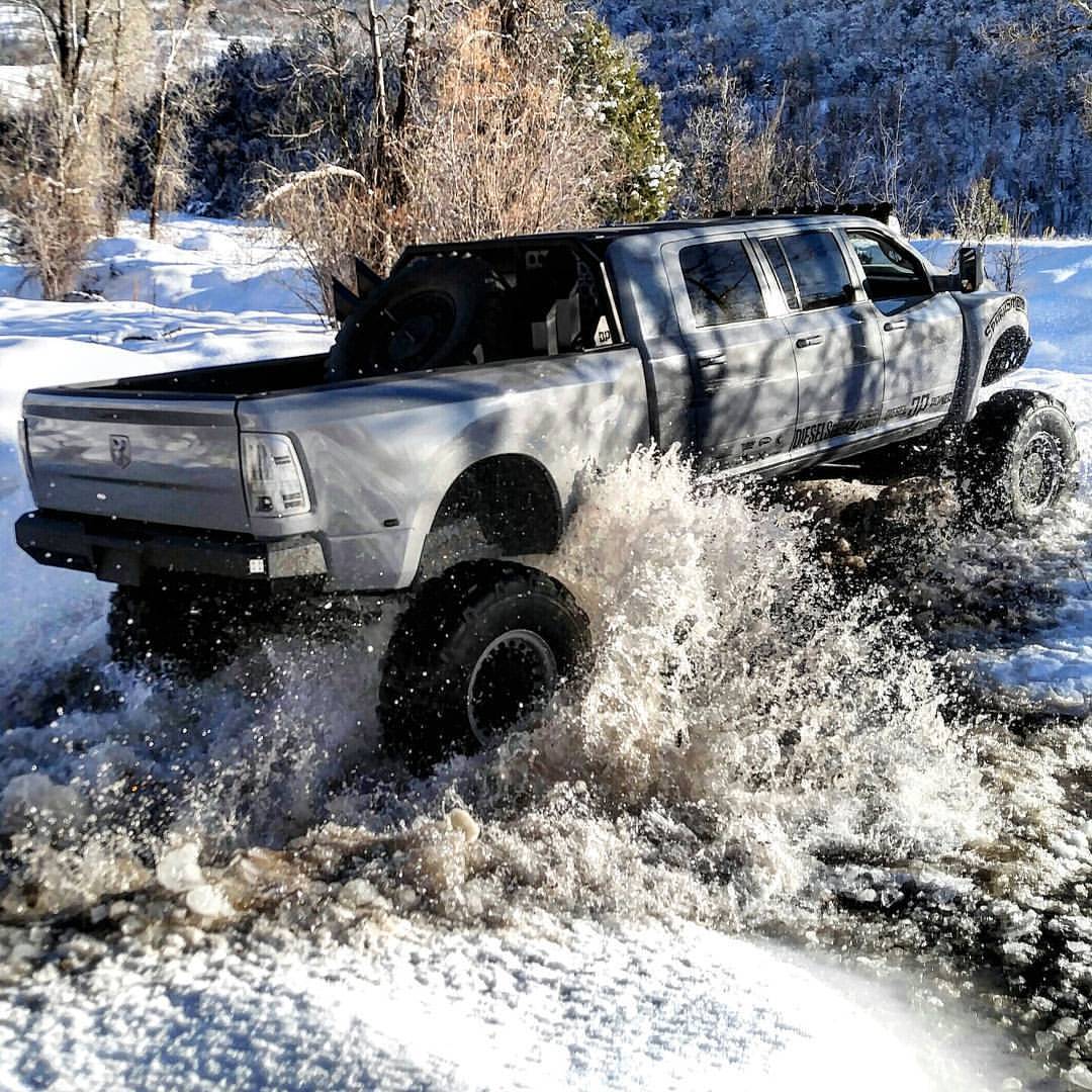 dieselsellerz:  The #megaramrunner had a fun time yesterday playing in the snow and