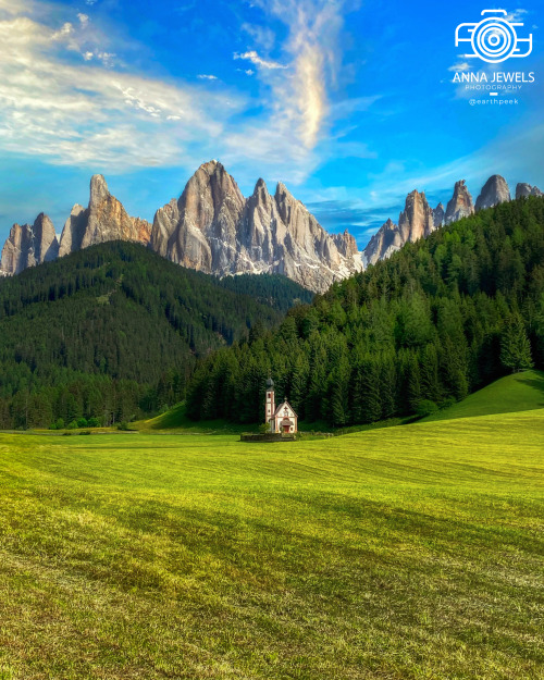 Ranui - Italy (by Anna Jewels (@earthpeek)) https://www.instagram.com/earthpeek/ 