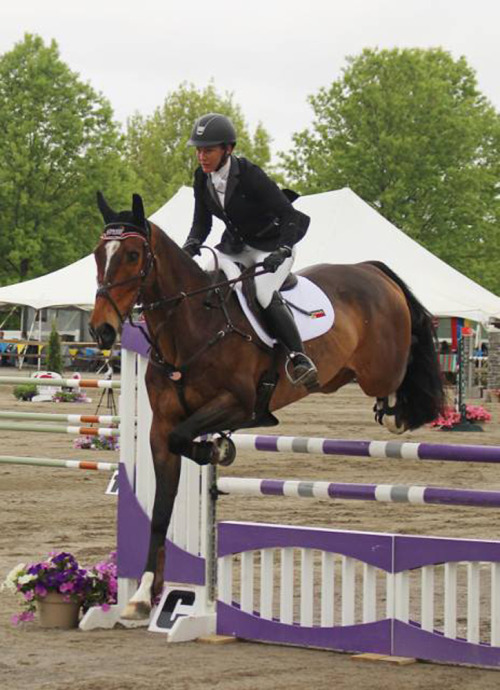 soundtrack-for-lovers:  landofjules:  equitating:  saferion:  Fleur De Lis ridden by Tamie Smith took a tumble during a CCI** competition when he got his shoe stuck on a ring on the girth. After landing only on his right leg, he managed to regain himself