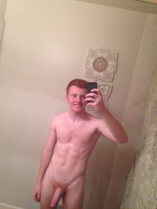 guyswithiphones-nude: Guys with iPhones ift.tt/1bHkUpB