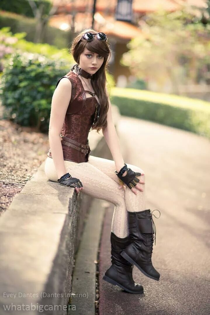 hottestcosplayer:  For the hottest cosplayers on your dashboard everyday, Follow