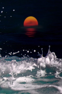 eclypxe:  By:Jorge Coronima - Dancing Spray &amp; Setting Sun | Blog:Eclypxe         