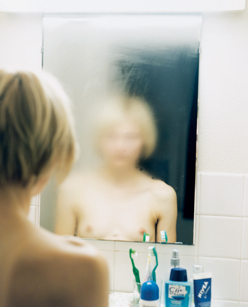 likeafieldmouse:  Elina Brotherus - Le Miroir (2000)