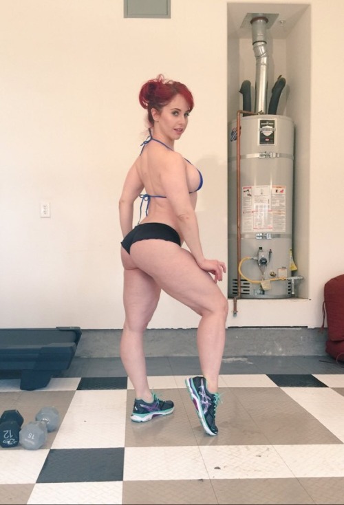 Sex nuffsed69:  Sexy & Fit Redhead Andrea pictures
