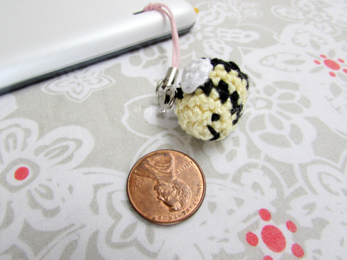 Amigurumi bee earrings and charms are now avalible in the new shop! Stop on by to Murple’s Dre