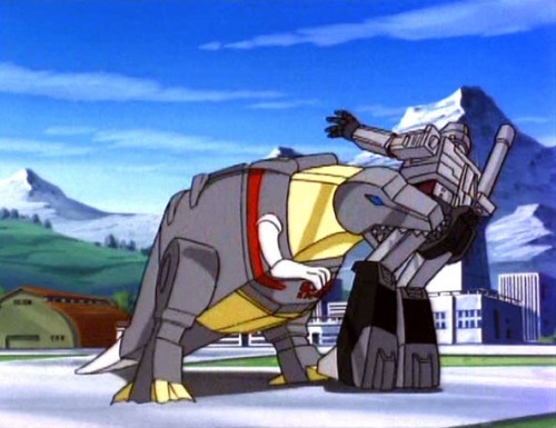 atmos-spheres:Here’s a photoset of Grimlock biting things.