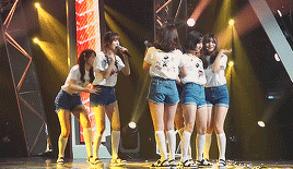 pastilpop:  anonymous made me choose:rough/snowflake or navillera/lol era 