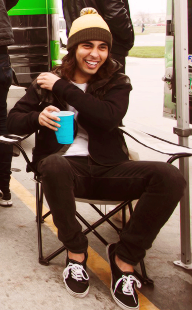 jess-davies-things:  Vic Fuentes being a cute little fuck.
