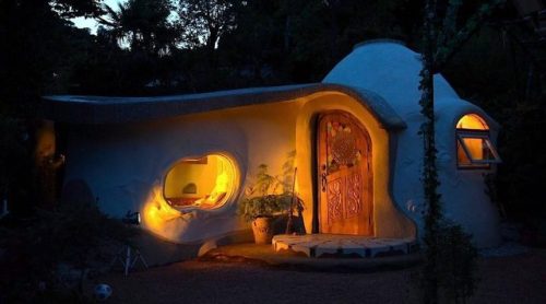 voiceofnature: Earthbag home in Japan. These houses are made to resist earthquakes and in addition t