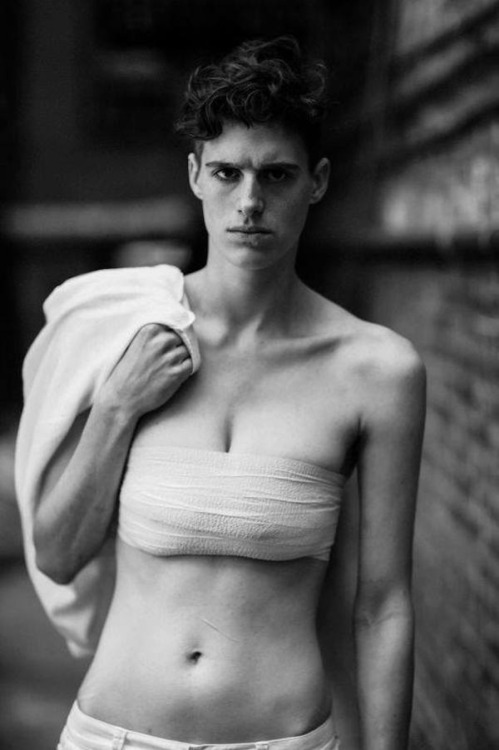 thatgirlintheleatherjacket:This is androgynous model Rain Dove. She is a runway model for both women