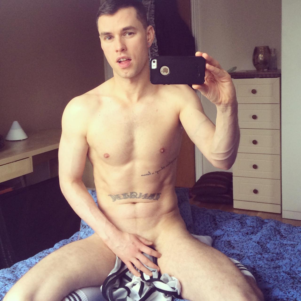 supadupaflys:  Fun day with n2n singlet 💦💦💦 