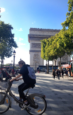 marimopet:  Champs-Élysées :’-) 