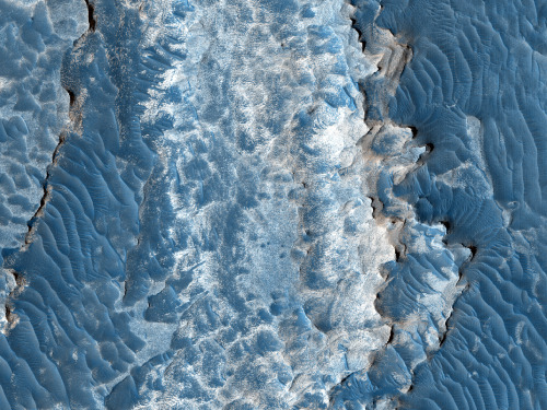 beautifulmars:Layered Deposits in Iani Chaos