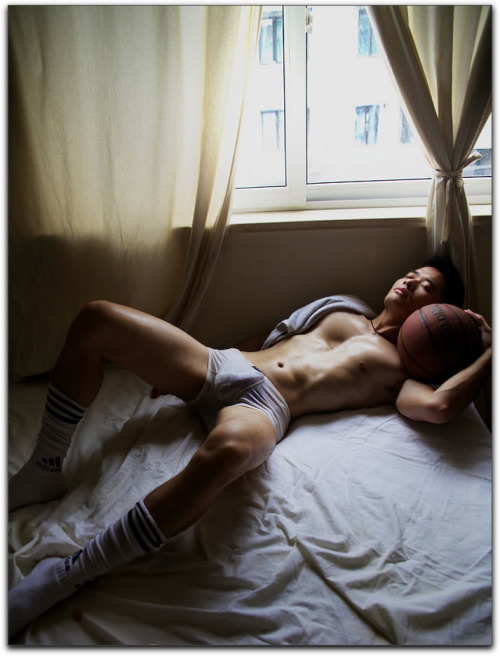 yumyumasianhunks:  Yum Yum Asian hunk! Check out my blog!