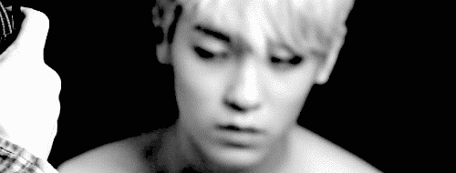 milktealimesoda:  ...... effortlessly enticing ღ | cr: 咖啡因_彩虹糖@youku   