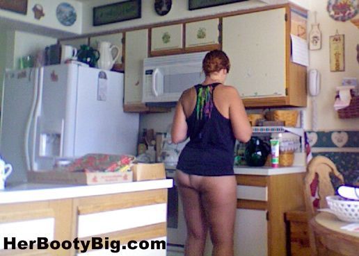 My lovely lady humps #BootyHadMeLike http://www.herbootybig.com