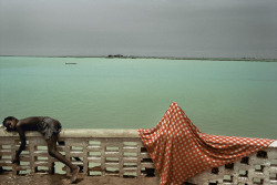 unrar:  The Niger river at Mopti, Mali,1988,