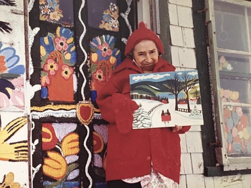 painters-in-color: Canadian folk artist Maud Lewis in front of her house in Nova Scotia, 1965. Photo