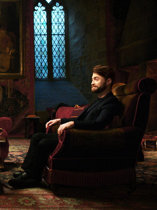 emmaduerrewatson:DANIEL RADCLIFFE, EMMA WATSON AND RUPERT GRINTOn the set of Return to Hogwarts for 