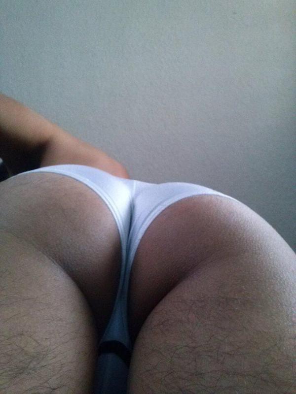 lovebigsexyass:  Damn !!