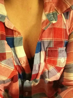 tsjanice: Leggings and plaid shirts are definitely my favorite way to go :P   Help me transition! Reblog, like, follow to help support me and donate if you can! Just one dollar from all my followers could help me fund my transition for 6 months!   