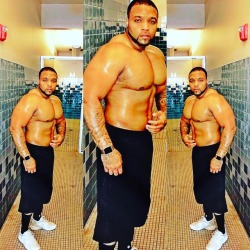 candymancrushsaga:  tmckenzie85:  Thats A Man! 😍😘🙌🏽  Yes it is!