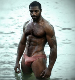 beautywhereufindit:  jom8:  I WANT THIS HOT FUCKER INSIDE ME