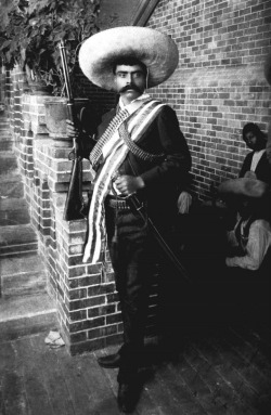 aiiaiiiyo: Emiliano Zapata, Cuernavaca, Mexico 1911 [529x810] (xpost from /r/Mexico) Check this blog! 